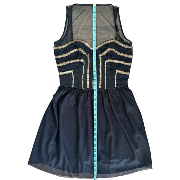 Guess | Mesh Skater Dress with Gold Beading | size 8 - Picture 8 of 9